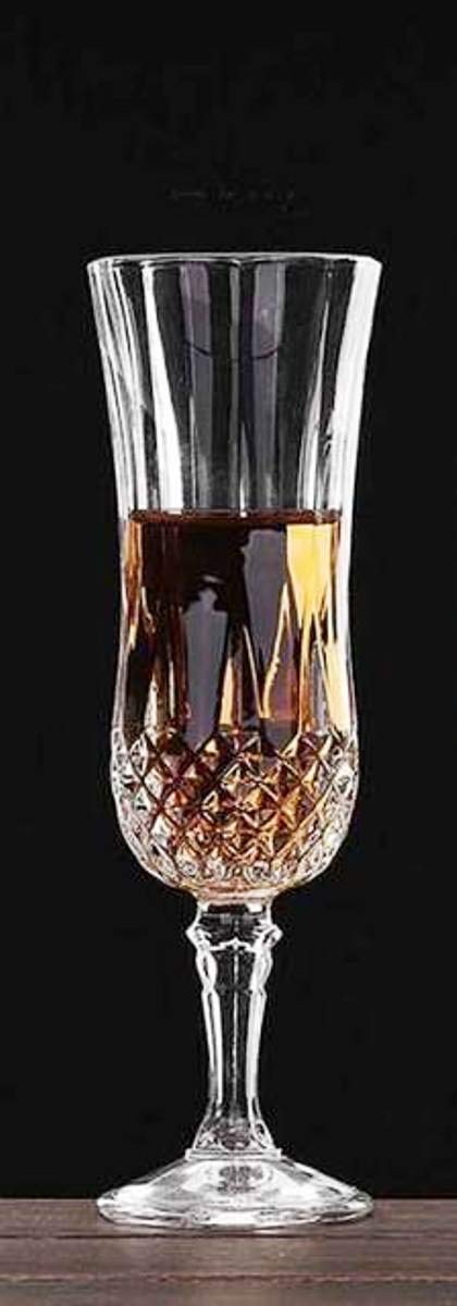 Diamond-Embossed Champagne Glass – Elegant Cut Glass Flute for Sparkling Wine, Prosecco & Cocktails – Vintage Crystal Stemware for Weddings, Parties & Home Bar