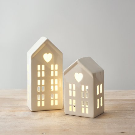 Dainty White House T-Light Holder, 15 cm, Ceramic Tealight Candle Holder, Elegant Mini House Lantern for Home Decor, Cozy Ambient Lighting for Living Room, Bedroom, and Special Occasions