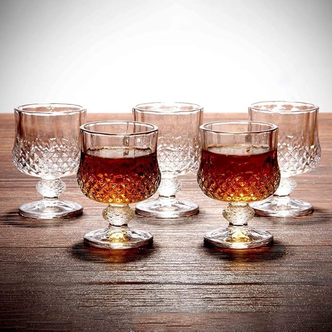 Diamond-Embossed Brandy Glass – Elegant Cut Glass Snifter for Cognac, Whisky, and Bourbon – Premium Crystal Tumbler for Home Bar, Parties & Gifting