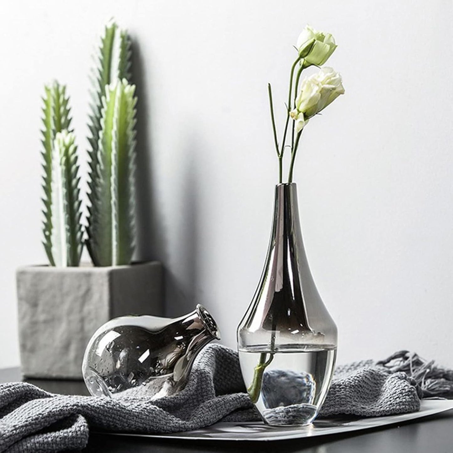 High-quality bulk clear glass & crystal vases – elegant and durable salon-style vases, perfect for floral arrangements, home décor, and special events, ideal for showcasing fresh or artificial flowers, adding sophistication to any space.