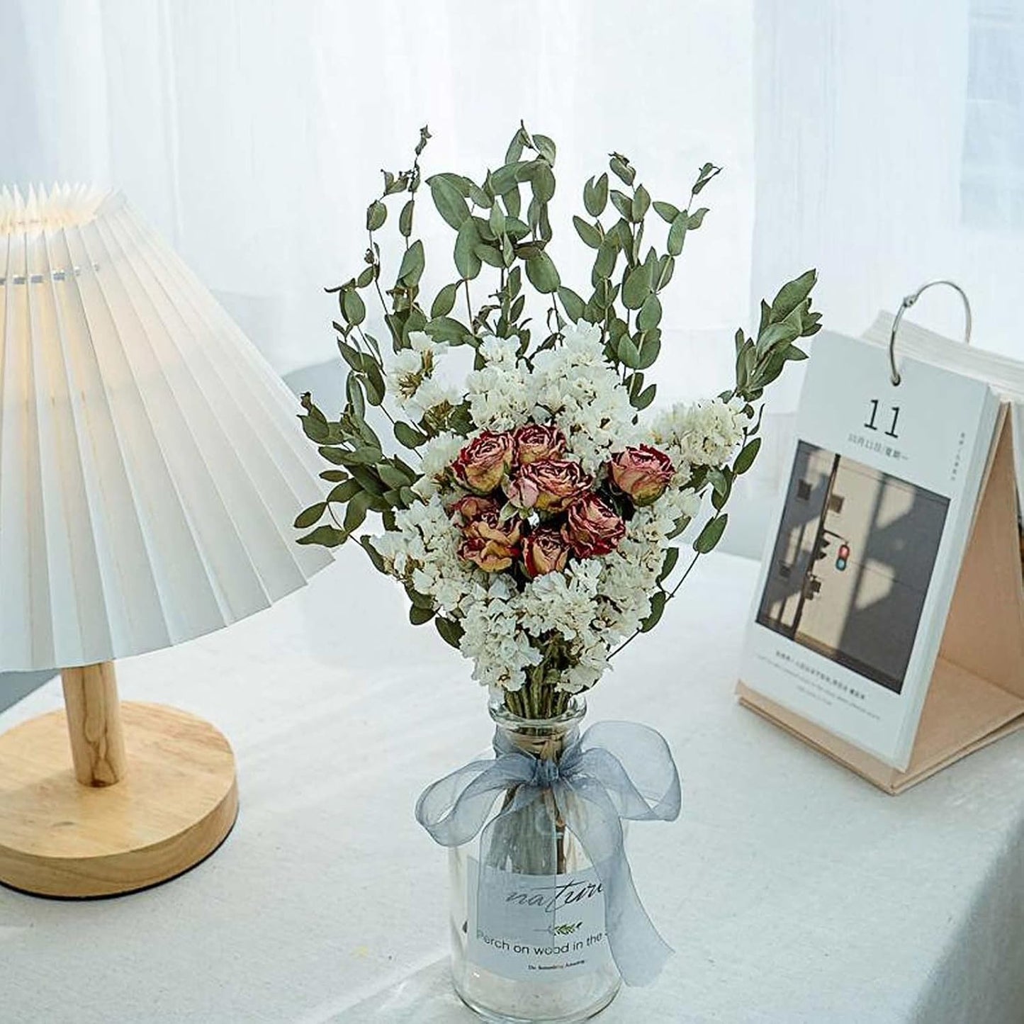 Dried eucalyptus stem (green) – natural and long-lasting decorative foliage, perfect for floral arrangements, home décor, and event styling, adds a fresh and elegant touch to vases, bouquets, and centerpieces.