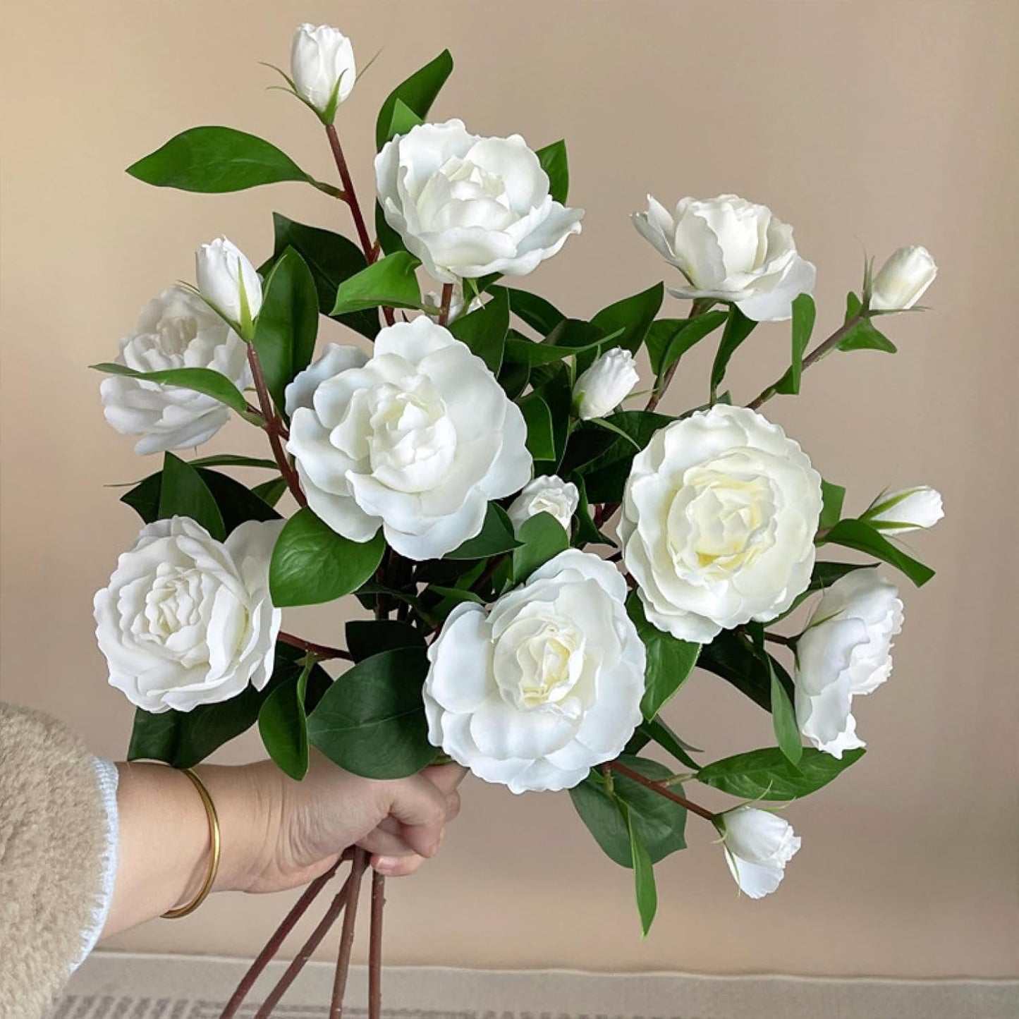 Artificial White Camellia Flower Realistic Fake Camellia Bouquet for Home Décor Wedding Arrangements Centerpieces and Floral Displays Lifelike Faux Camellias with Soft Petals and Durable Stems