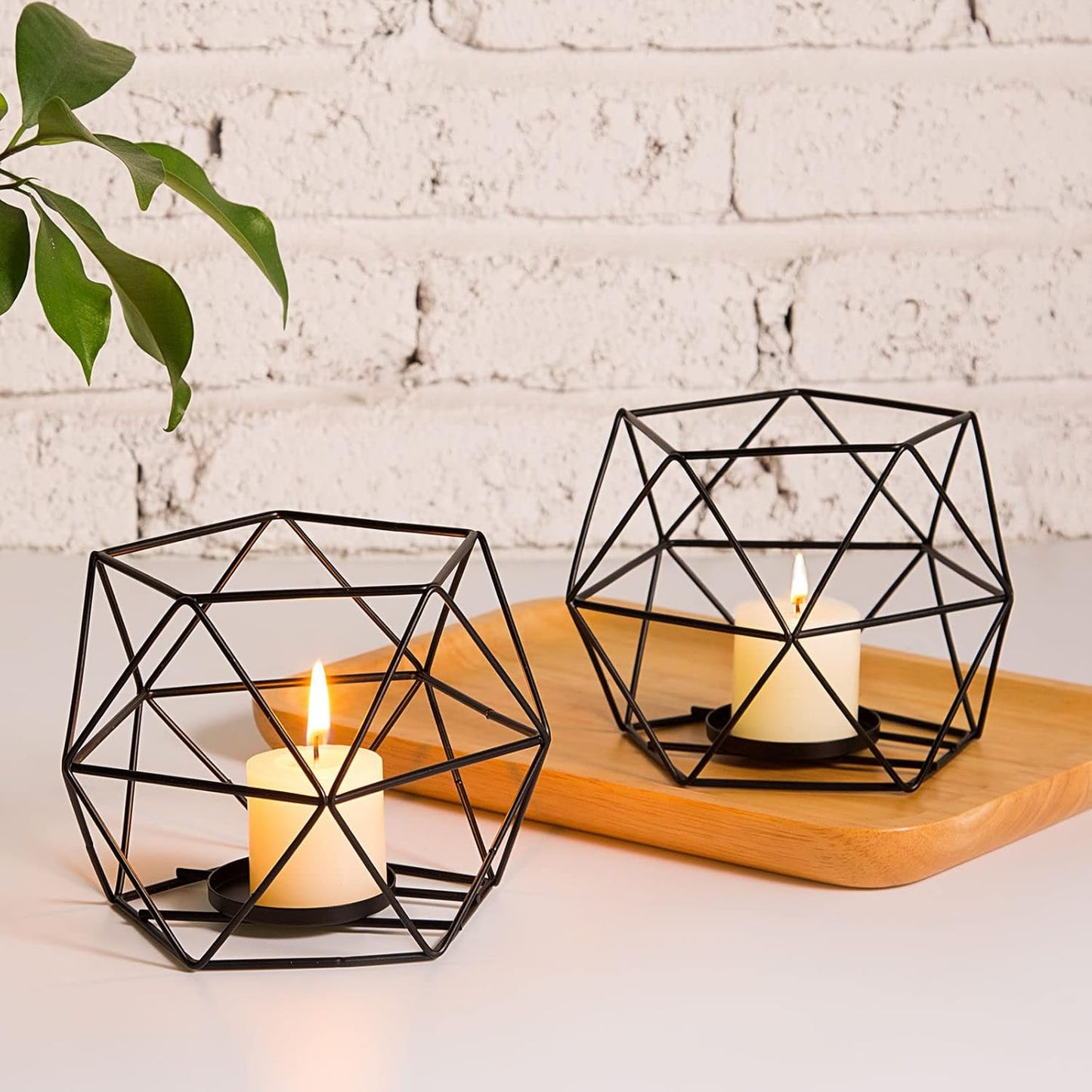 Desktop scented candle with metal holder – elegant and stylish design, long-lasting fragrance for home or office, perfect for relaxation and ambiance, durable metal container for a sophisticated touch.