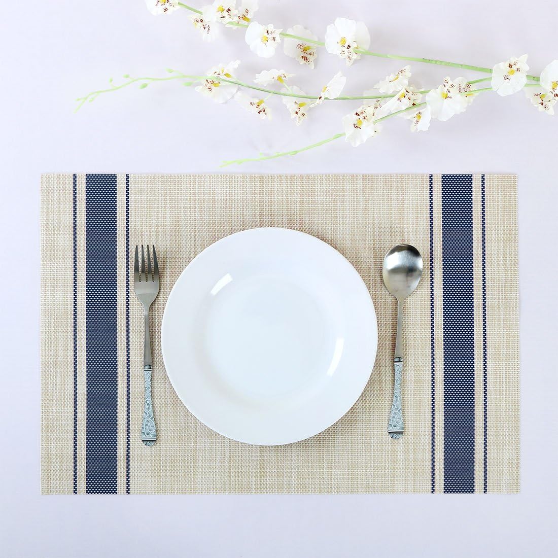 Elegant Vinyl Placemats Table Mat Kitchen Stain Resistant Placemats Plastic Placemats for Dining Table Home Décor Heat-Resistant and Easy to Clean Table Mats with Stylish Design