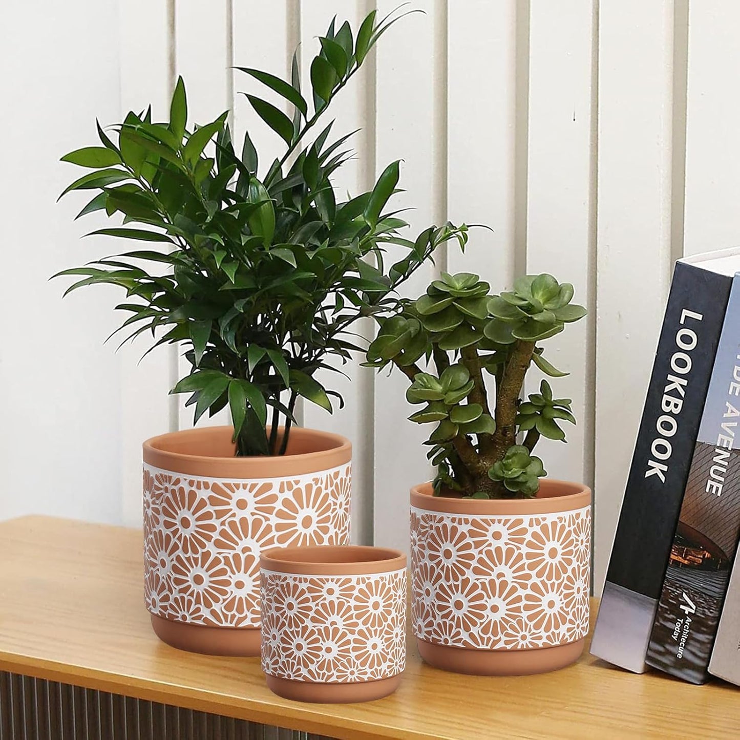 Gold Pattern Ceramic Flowerpot - Elegant Porcelain Planter with Gold Detailing - Perfect for Indoor and Outdoor Plants - Adds a Touch of Luxury and Style to Your Home or Garden Decor