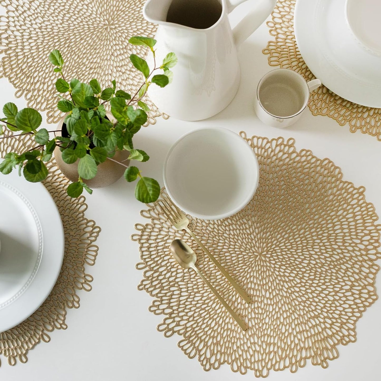 Romantic PVC Rose Gold Plastic Placemats for Kitchen Dining Table Decorative Table Mats for Home Décor and Elegant Dining Settings Heat-Resistant Waterproof Table Mats with Stylish Rose Gold Finish