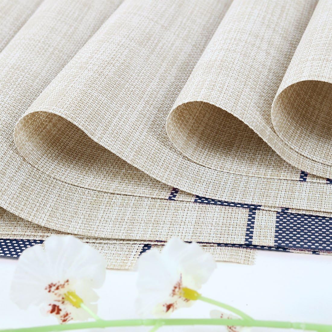 Elegant Vinyl Placemats Table Mat Kitchen Stain Resistant Placemats Plastic Placemats for Dining Table Home Décor Heat-Resistant and Easy to Clean Table Mats with Stylish Design