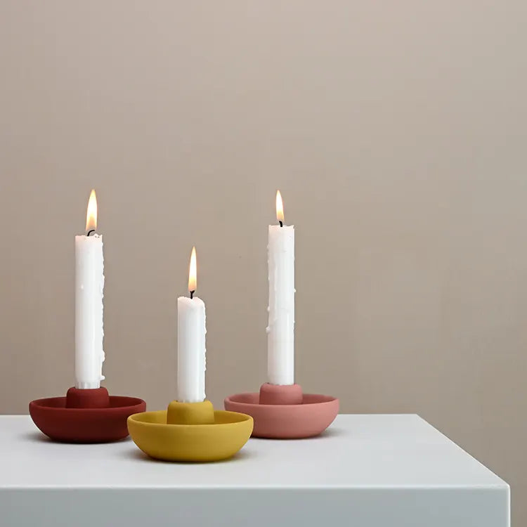 Small spinning candle holder – elegant and whimsical design, perfect for creating a gentle, soothing effect with rotating candles, ideal for home décor, centerpieces, or adding a touch of charm to any room.