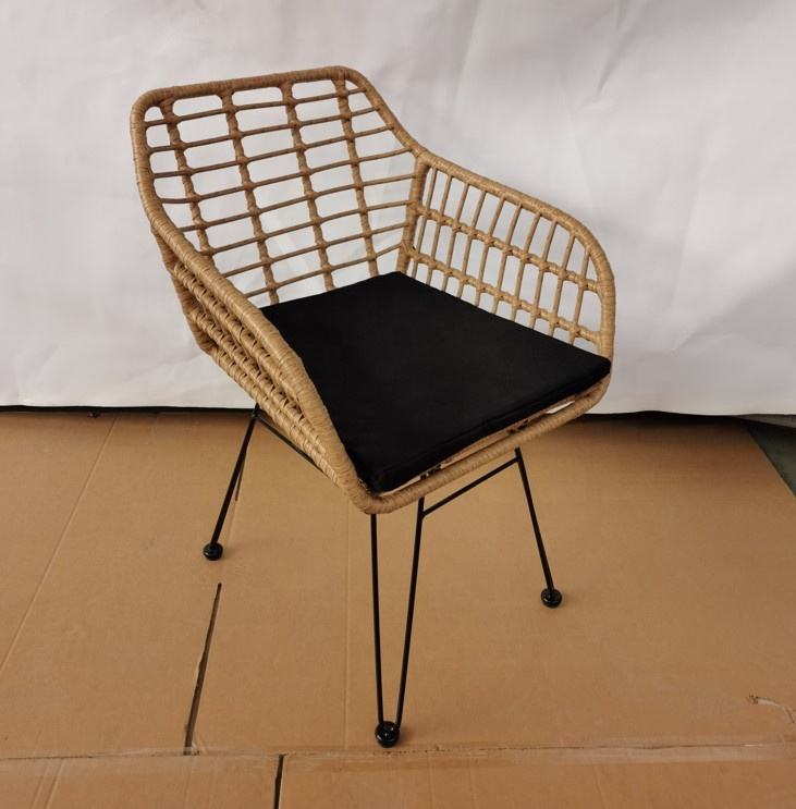 Nordic Outdoor Rattan Chair - Beech Wood Arm Chairs with Rattan Design - Stylish Garden Table and Chair Set for Outdoor Relaxation and Dining