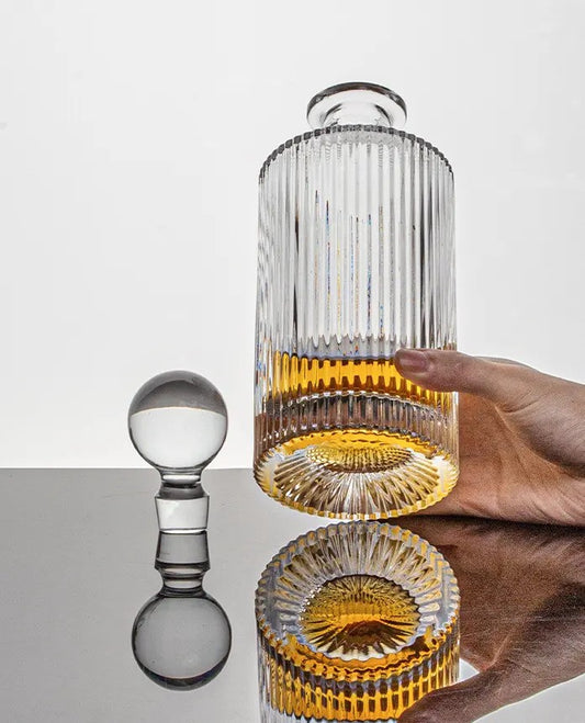 800ml whiskey decanter – made from high-quality glass, perfect for storing and serving whiskey, bourbon, and other spirits, sleek and elegant design adds a touch of sophistication to any bar or home décor.