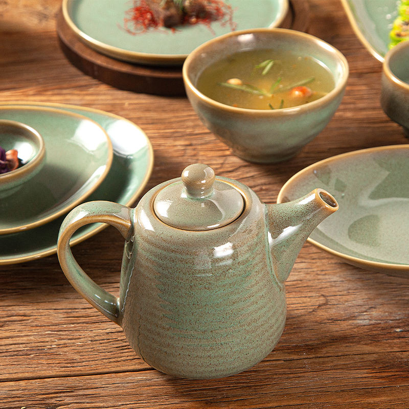Verdant Elegant Green 9.25"Triangle plate