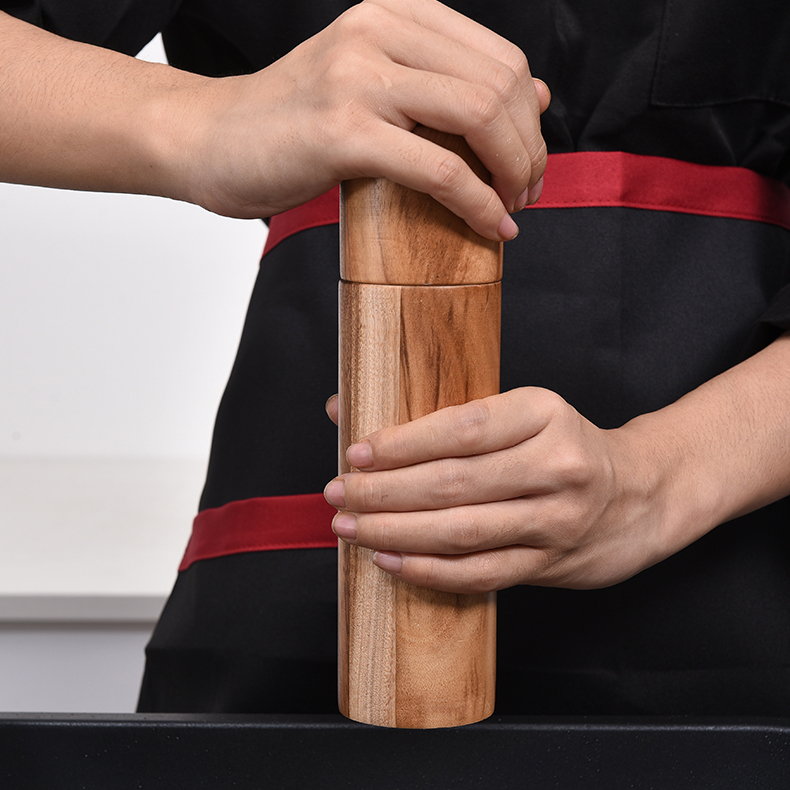 Wooden cylindrical pepper mill set 5*5*21.5cm
