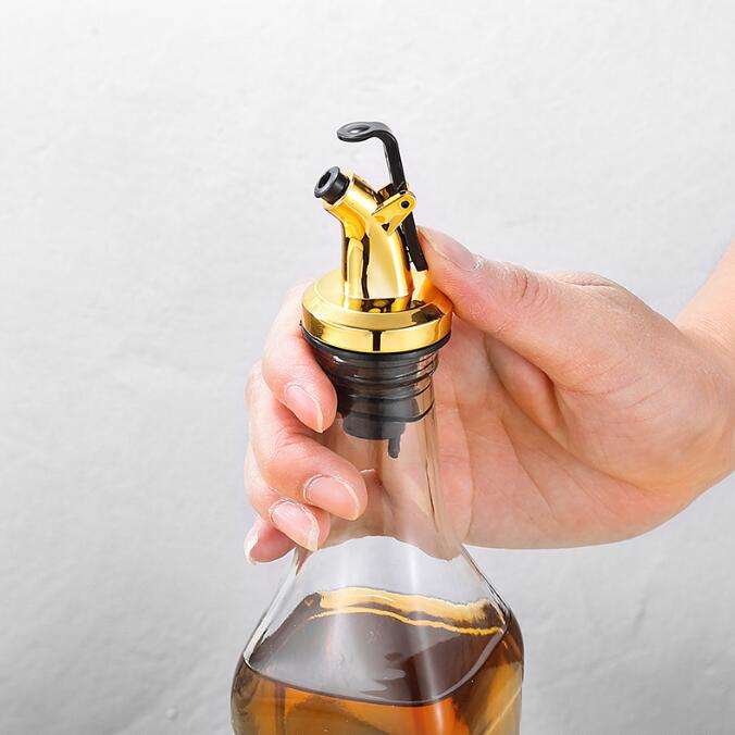 Black oil & wine pourer