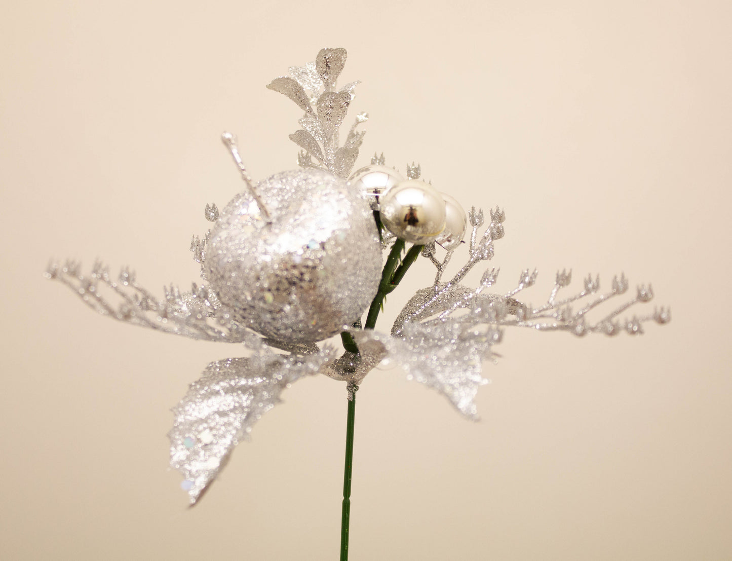 GLIT'D APPLE HOLLY LEAF PICK SILVER