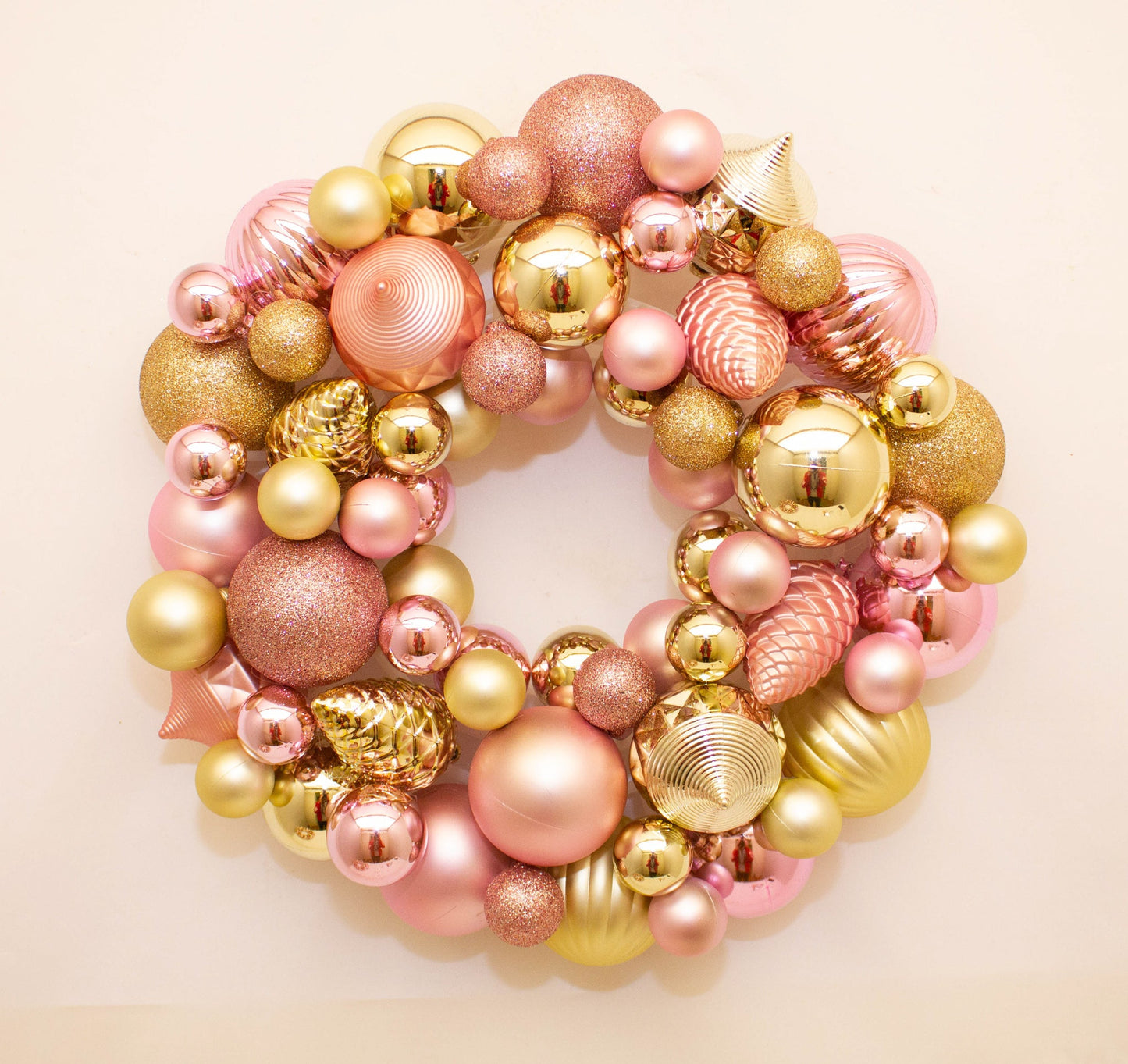 Pink Champagne Shatterproof Bauble Wreath 33 cm Elegant Christmas Decoration for Doors, Walls, and Mantels, Holiday Ornament Wreath with Glossy, Matte, and Glitter Finishes