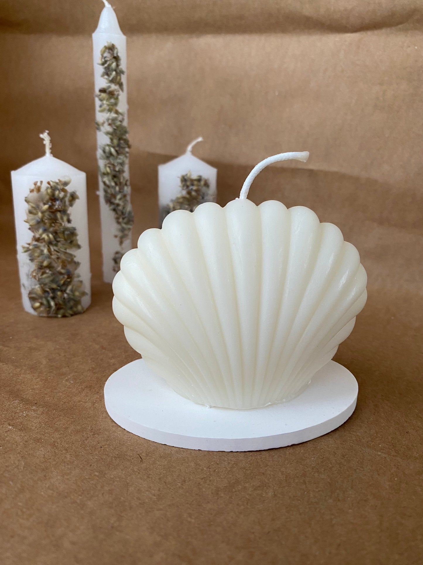 Handmade White Oyster Soy Candle - Premium Natural Soy Wax, Clean Burn, and Long-Lasting Fragrance - Eco-Friendly Aromatherapy Candle in Unique Oyster-Inspired Design - Perfect for Coastal Home Décor, Relaxation, and Gift Giving