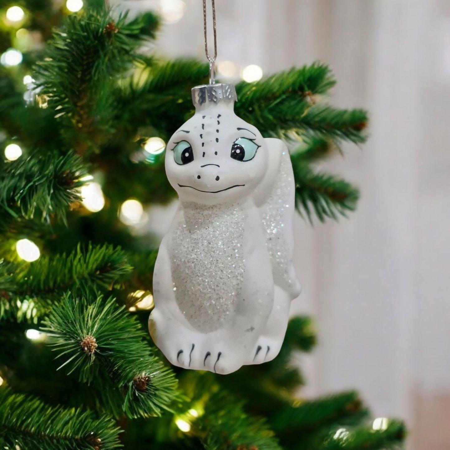 Heavenly White Angel Bauble - A Symbol of Peace for Your Holiday Tree, Exquisite Christmas Ornament