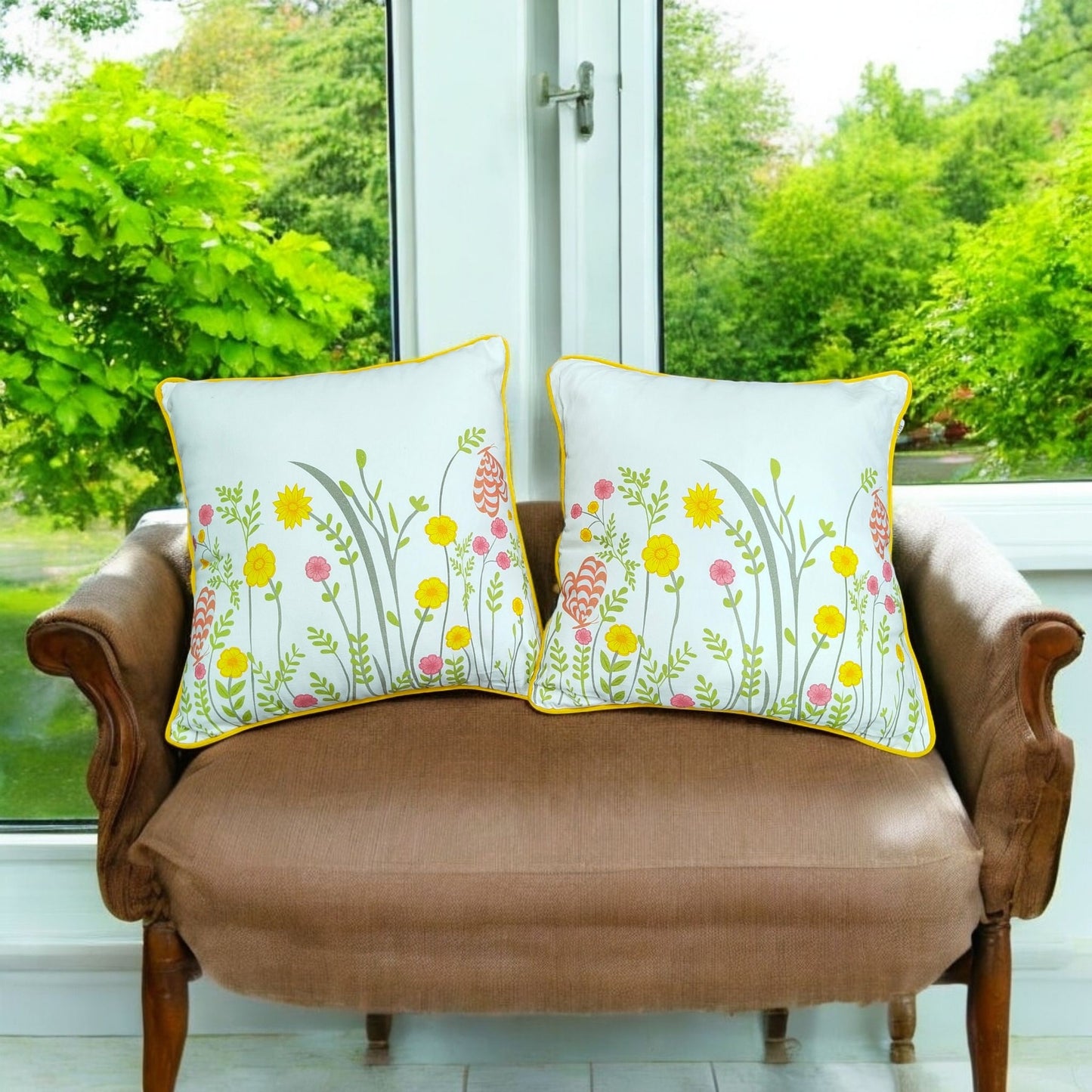 SUMMER PRINTED FLORAL CUSHION 45x45CM - Vibrant and Stylish Decorative Cushion for Indoor and Outdoor Use - Soft, Lightweight, and Comfortable - Perfect for Sofas, Chairs, and Beds - Easy to Clean