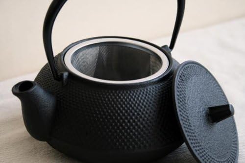 0.8L Black Japanese Tetsubin Hobnail Style Cast Iron Teapot – Elegant and Durable Tea Kettle – Perfect for Brewing Tea with Traditional Japanese Style and Exceptional Heat Retention