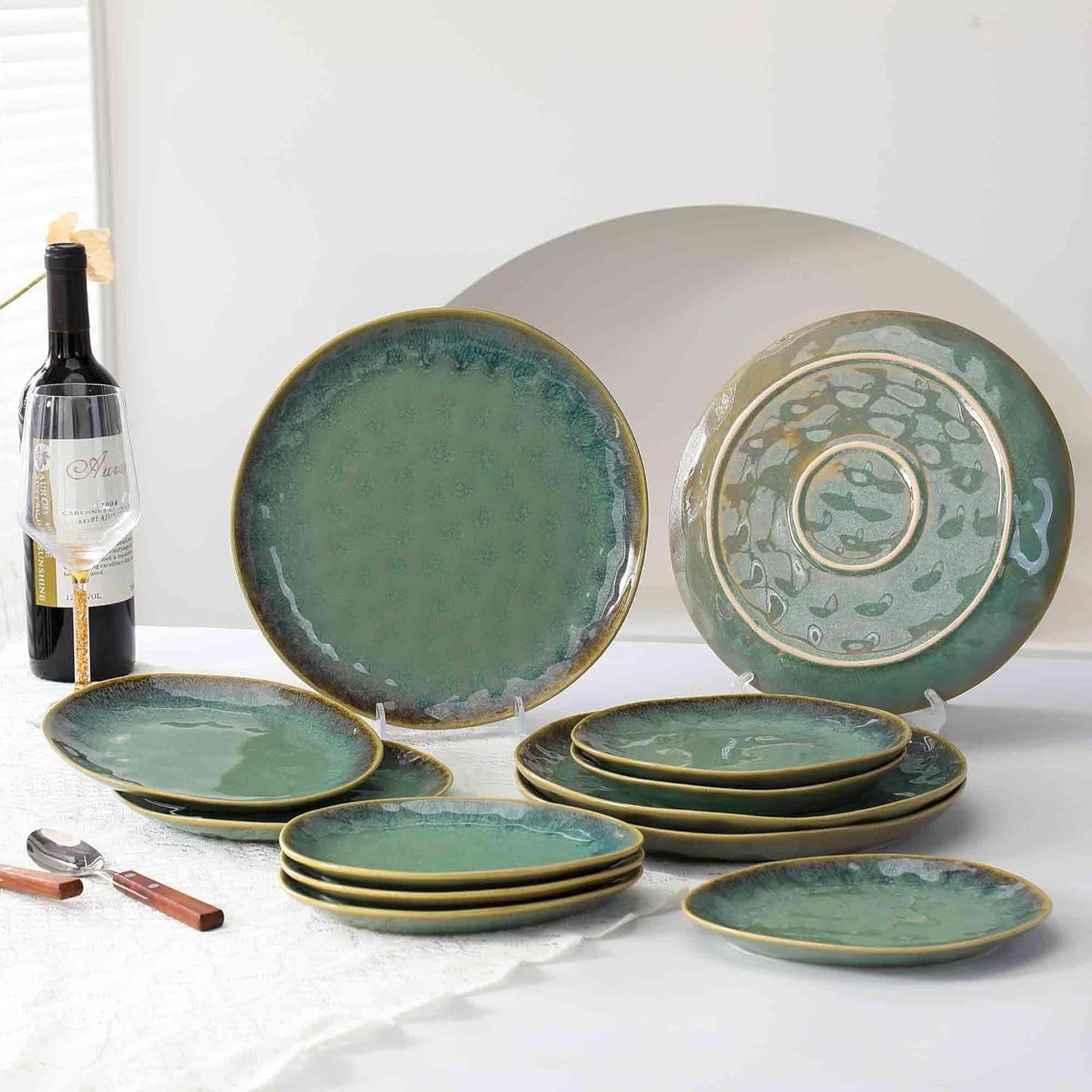 Sea Green 25.4cm Embossed Round Plate - Elegant Ceramic Dinner Plate with Textured Design - Perfect for Serving Meals - Durable & Stylish Tableware for Everyday Use or Special Occasions