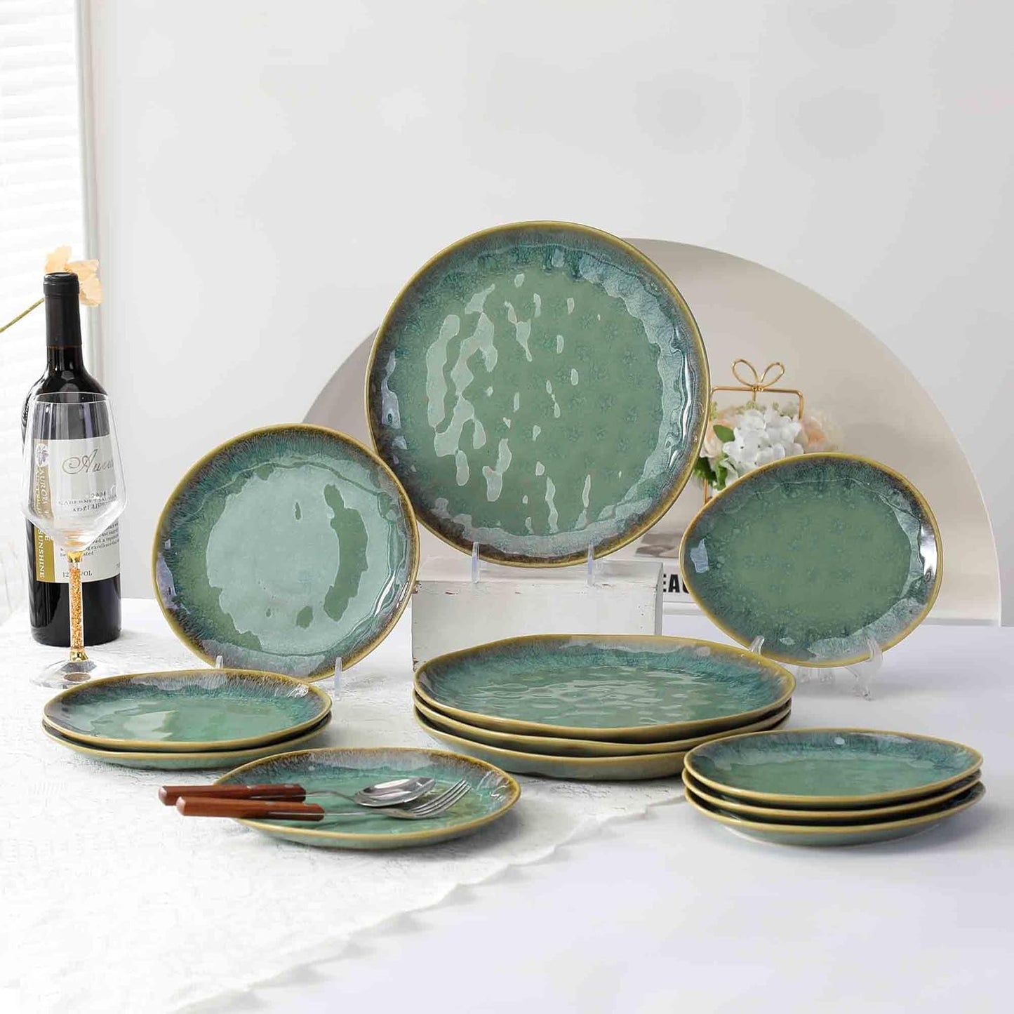 Sea Green 20cm Embossed Round Plate - Elegant Ceramic Plate with Embossed Design - Perfect for Serving Meals, Desserts, or Appetizers - Ideal for Adding a Fresh, Vibrant Touch to Your Tableware Collection