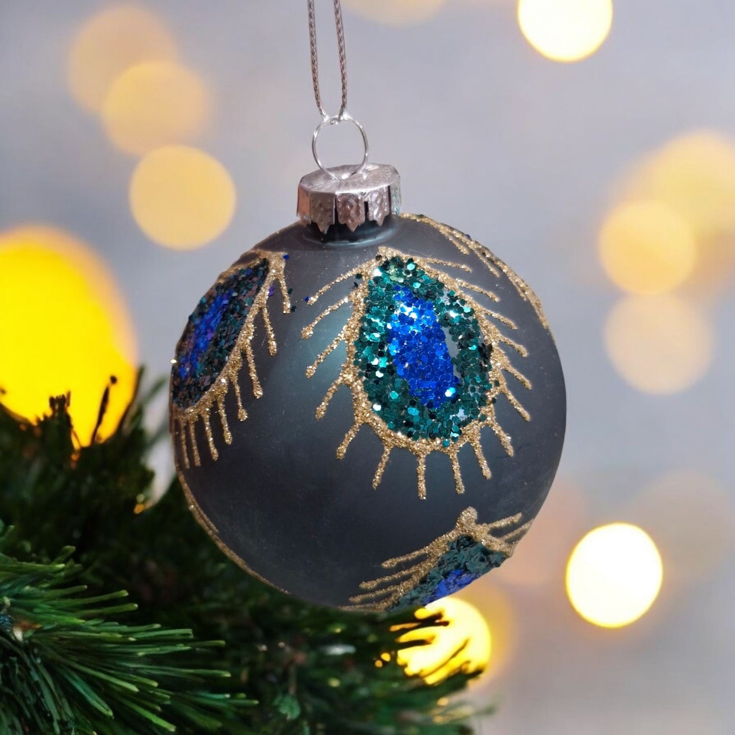 Regal Purple Peacock Bauble – Elegant Holiday Ornament, Luxury Christmas Tree Decoration, Glittering Metallic Finish, Festive Home Decor