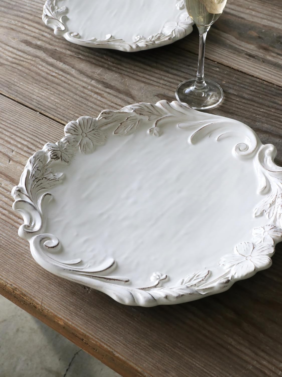 Floral Ceramic Plate 21.5cm – Beautiful Ceramic Plate with Delicate Floral Design – Perfect for Serving Appetizers, Small Meals, or Desserts – Ideal for Adding a Touch of Elegance to Your Table Setting