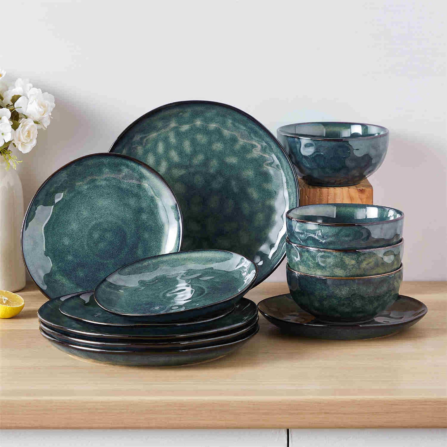 Waterdrop Fog Green Stoneware Crockery Set - 16-Piece Dinnerware Set - Elegant and Durable for Dining, Serving, and Entertaining with a Soft, Contemporary Look