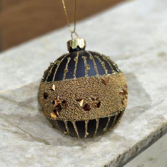 Elegant Gold Christmas Bauble – Celebrate in Style with Luxurious Holiday Tree Decor