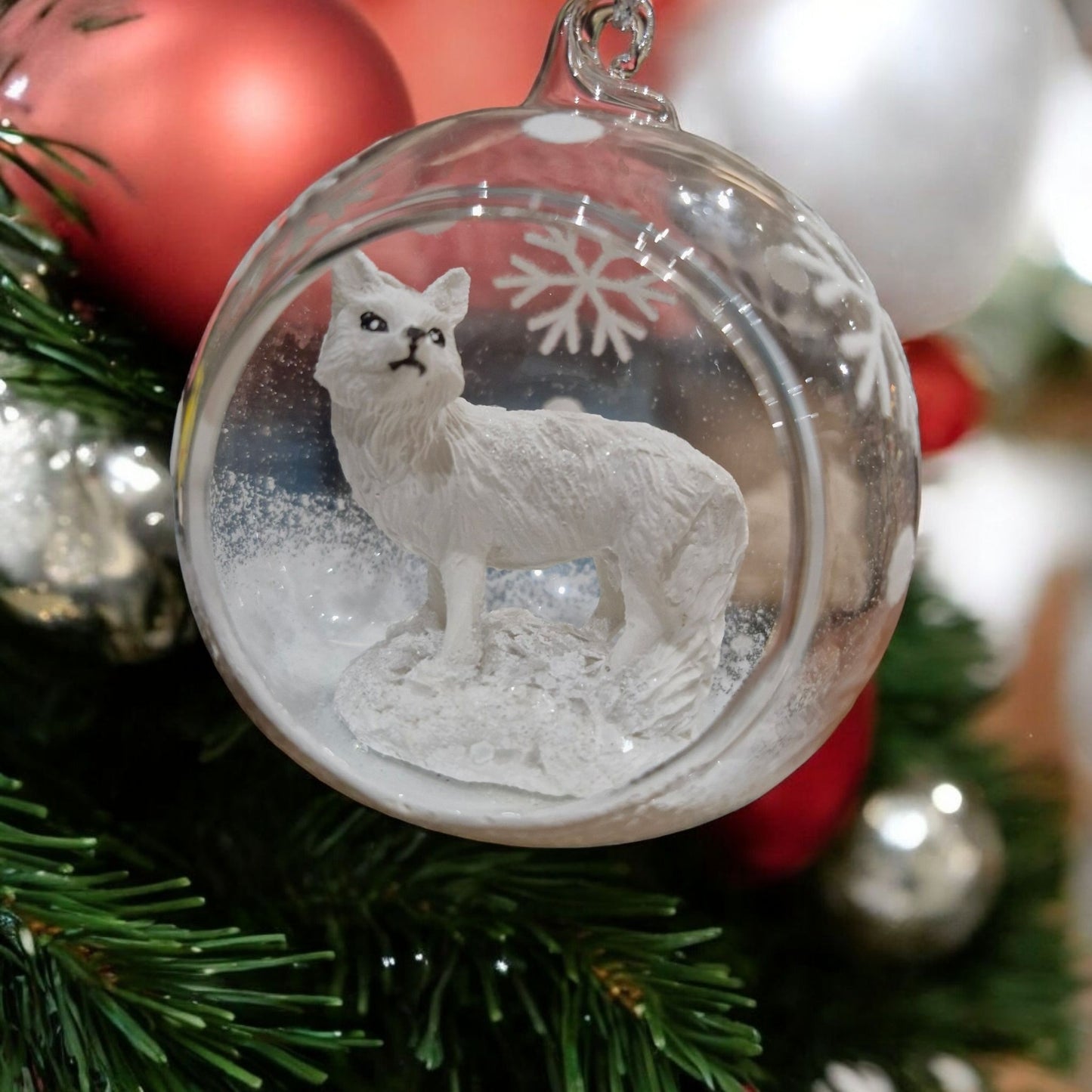 Timeless Charm: Object-In-Glass Bauble for Your Christmas Tree – Elegant Holiday Ornament, Unique Design for Festive Decor, Glass, 10cm, Classic Holiday Decor Piece