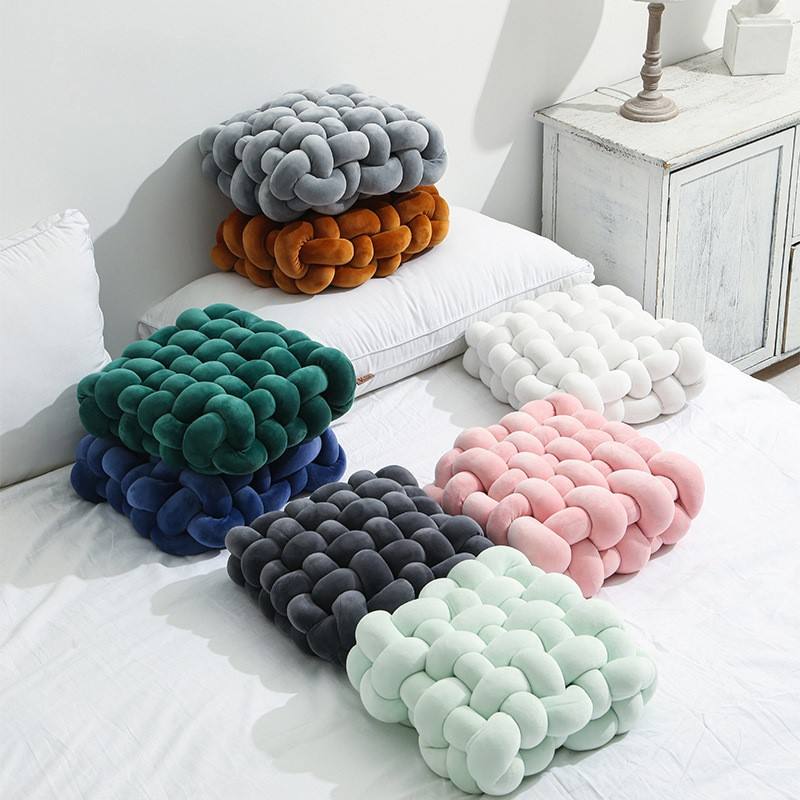 Knot Square cushions