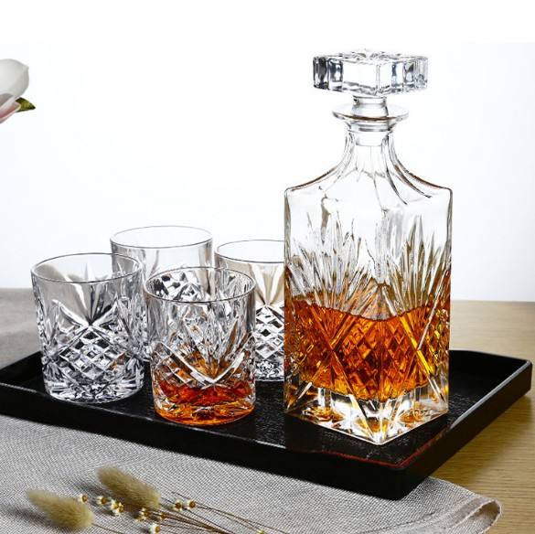 Whiskey Decanter Material:Glass