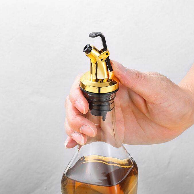 Gold oil & wine pourer