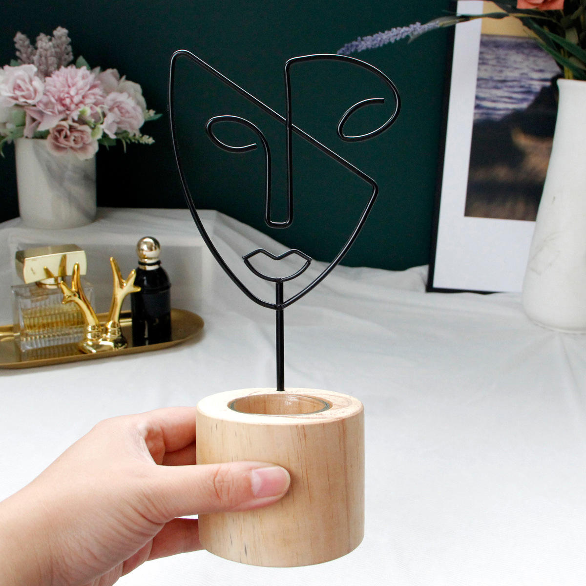 Northern European modern home decoration abstract art facial makeup Candlestick simple wind metal iron wooden candle cup