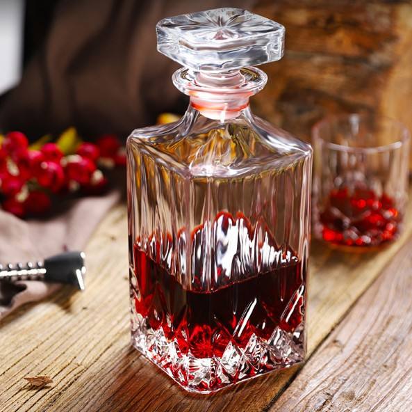 Whiskey Decanter Material:Glass