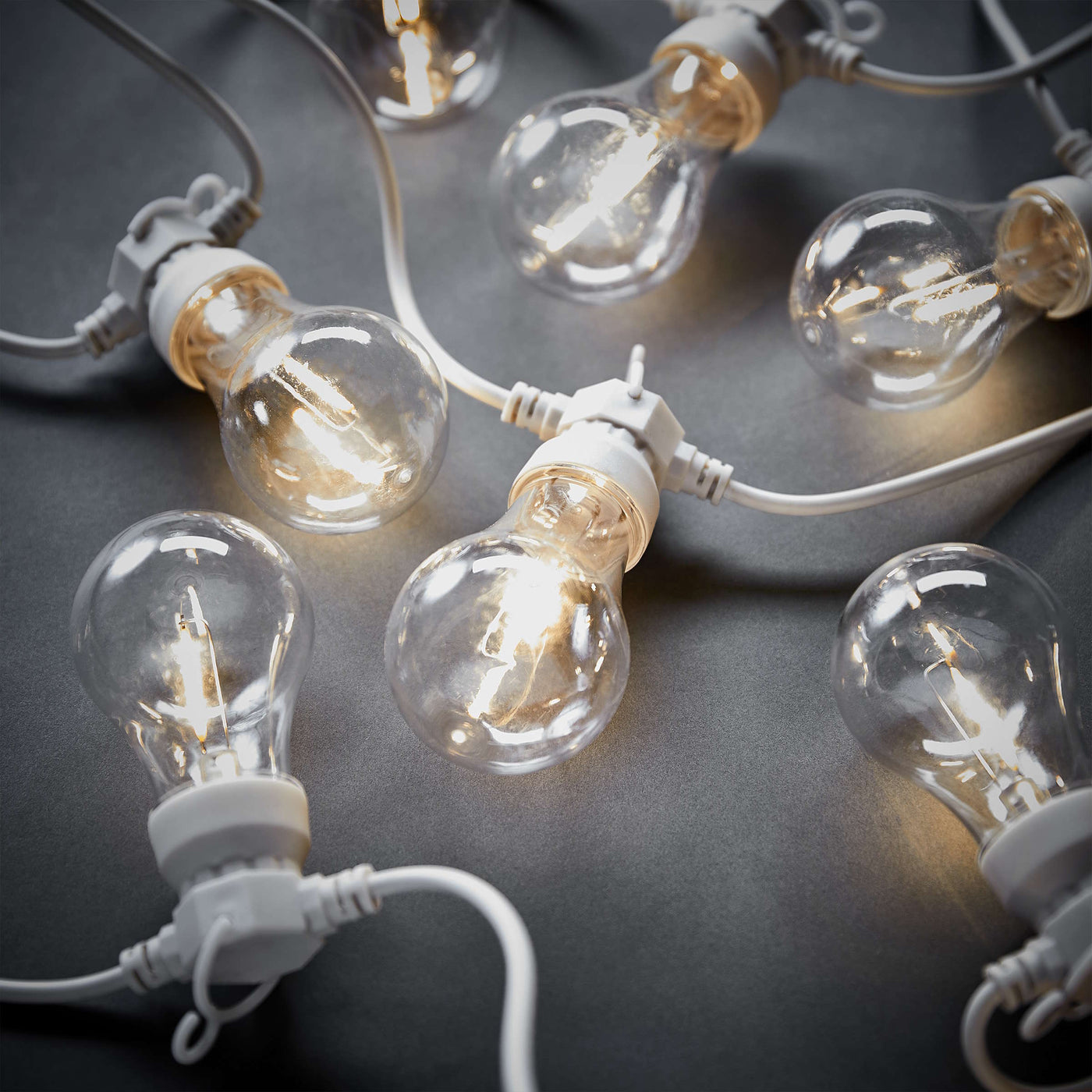 BULB LIGHTS Outdoor string of lights with 10 bulbs and plug