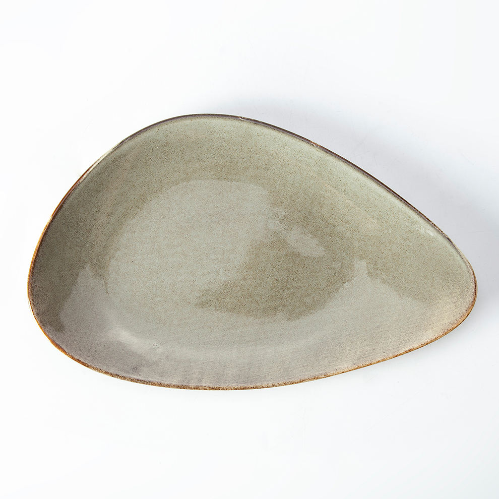 Yayu Irregular 11.5" Triangular Plate