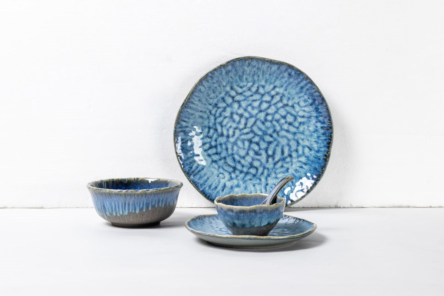 Ocean Blue 8' Embossed round plate