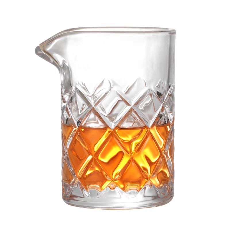 500ml whiskey decanter – made from high-quality crystal, perfect for storing and serving whiskey, bourbon, or other spirits, elegant design enhances your drinking experience, ideal for home bars, special occasions, and gifting.